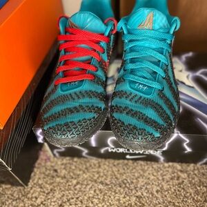 Nike Kids Sneakers in Teal and Red